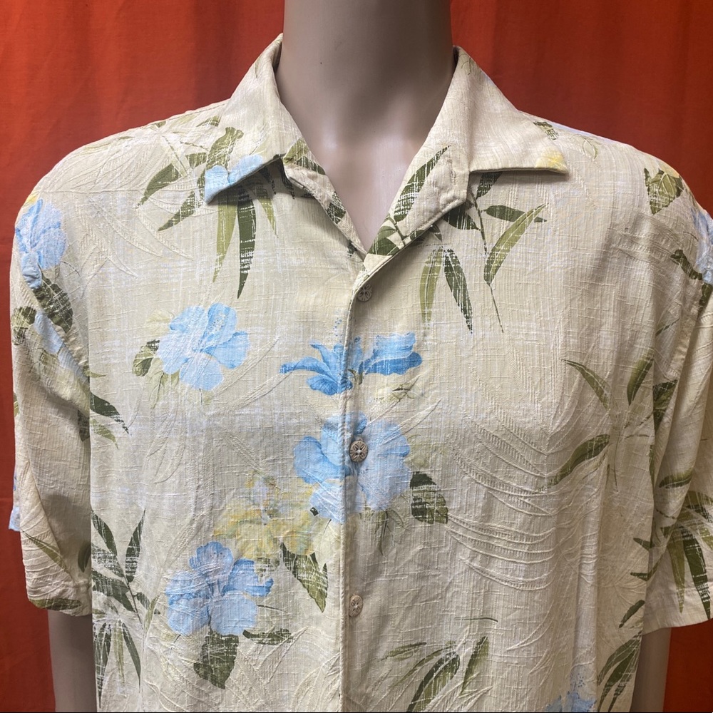 Tommy Bahama Hawaiian button down silk shirt size XL